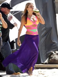 Sofía Vergara feet photo thumbnail