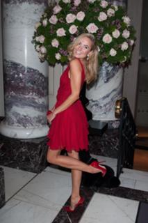 Kimberley Garner feet photo thumbnail