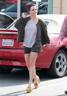 Britney Spears feet photo thumbnail