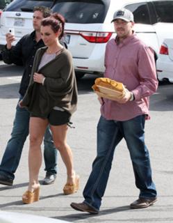 Britney Spears feet photo thumbnail
