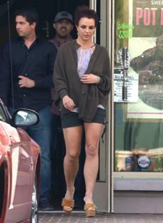 Britney Spears feet photo thumbnail