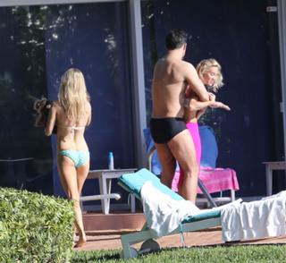 Joanna Krupa feet photo thumbnail