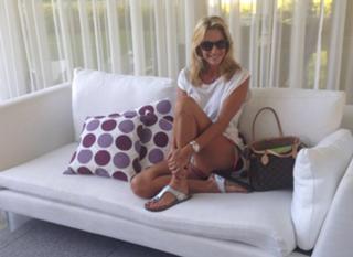 Yanina Latorre feet photo 1