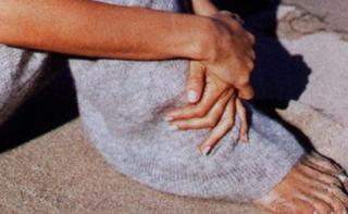 Angie Harmon feet photo thumbnail