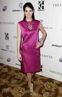Angie Harmon feet photo thumbnail