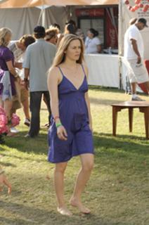 Alicia Silverstone feet photo thumbnail