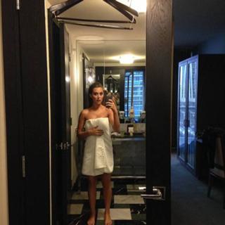 Alexa PenaVega feet photo thumbnail
