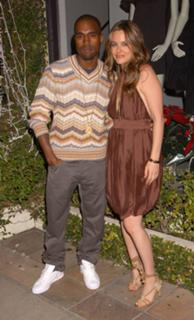 Alicia Silverstone feet photo thumbnail