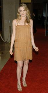 Alicia Silverstone feet photo thumbnail