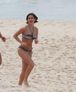Deborah Secco feet photo thumbnail