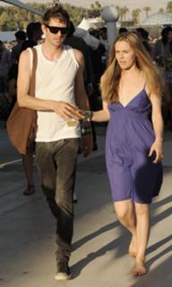 Alicia Silverstone feet photo thumbnail