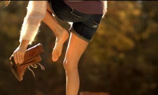 Angie Harmon feet photo thumbnail