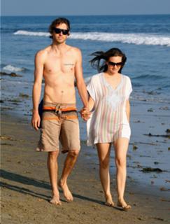 Alicia Silverstone feet photo thumbnail