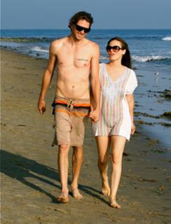 Alicia Silverstone feet photo thumbnail