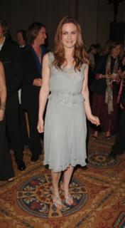 Alicia Silverstone feet photo thumbnail