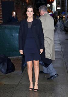 Cobie Smulders feet photo thumbnail