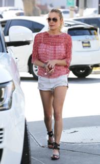LeAnn Rimes feet photo thumbnail