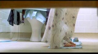 Debra Messing feet photo thumbnail