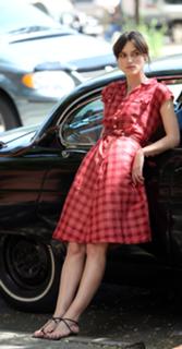 Keira Knightley feet photo thumbnail