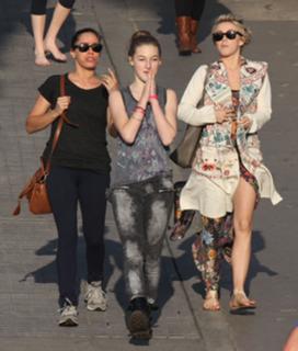 Julianne Hough feet photo thumbnail