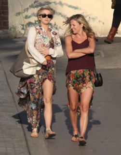 Julianne Hough feet photo thumbnail