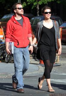 Maggie Gyllenhaal feet photo thumbnail