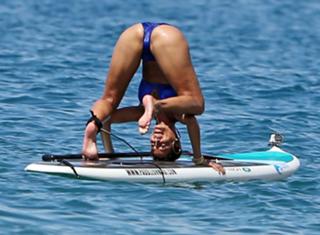 Nicole Murphy feet photo thumbnail