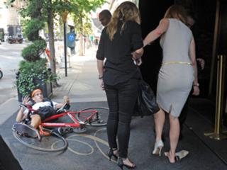 Nicole Kidman feet photo thumbnail