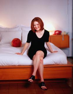 Julianne Moore feet photo thumbnail