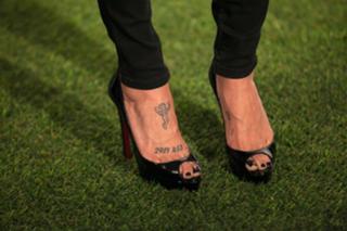 Jessica Szohr feet photo thumbnail