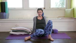 Adriene Mishler feet photo thumbnail