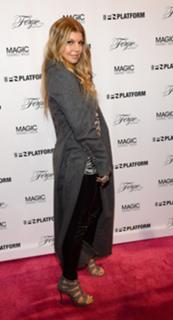 Fergie feet photo thumbnail