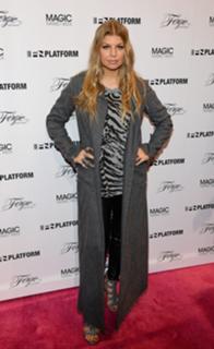 Fergie feet photo thumbnail