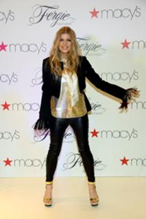 Fergie feet photo thumbnail