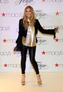 Fergie feet photo thumbnail