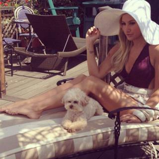 Ashley Tisdale feet photo thumbnail