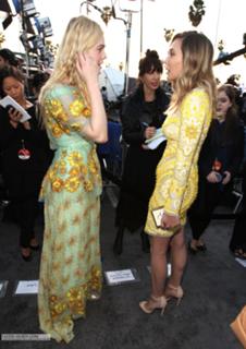 Elizabeth Olsen feet photo thumbnail