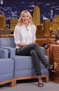 Cameron Diaz feet photo thumbnail