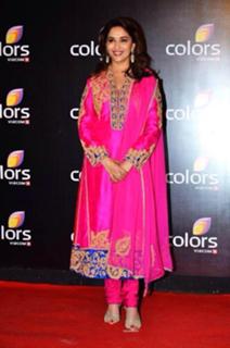 Madhuri Dixit feet photo thumbnail