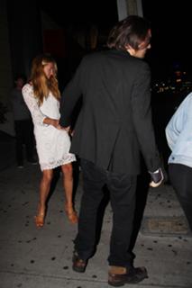 Cat Deeley feet photo thumbnail