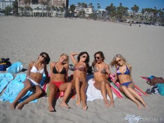 Leah Van Dale feet photo 3