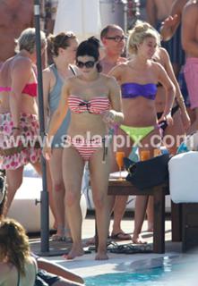 Kym Marsh feet photo thumbnail