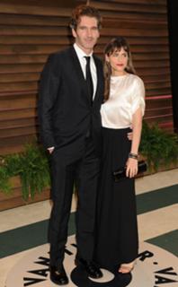 Amanda Peet feet photo thumbnail