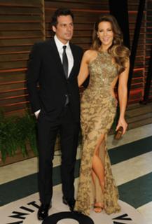 Kate Beckinsale feet photo thumbnail