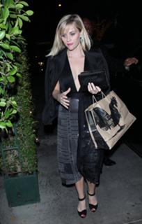 Reese Witherspoon feet photo thumbnail