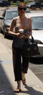 Michelle Trachtenberg feet photo thumbnail