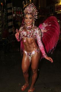 Gracyanne Barbosa feet photo thumbnail