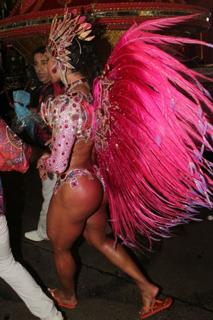 Gracyanne Barbosa feet photo thumbnail