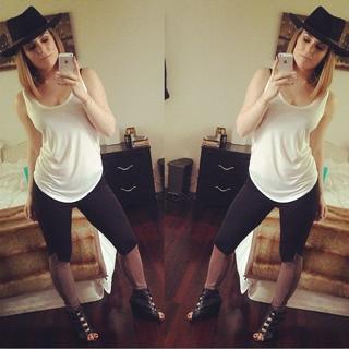 JoJo feet photo thumbnail