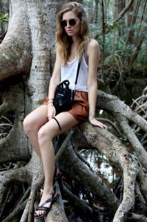 Chiara Ferragni feet photo thumbnail